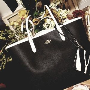 Coach reversible tote&wallet